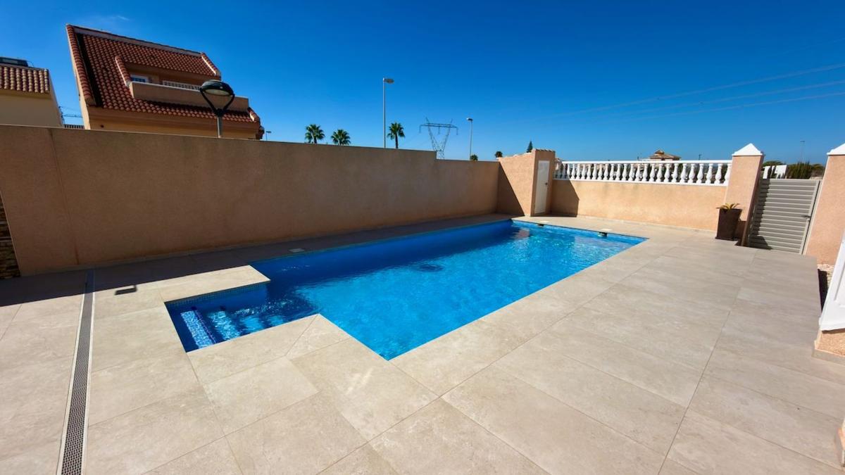Продажа отдельного шале в Casa o chalet en Avenida Río Tajo, 69, Benijofar, Бенихофар photo 2
