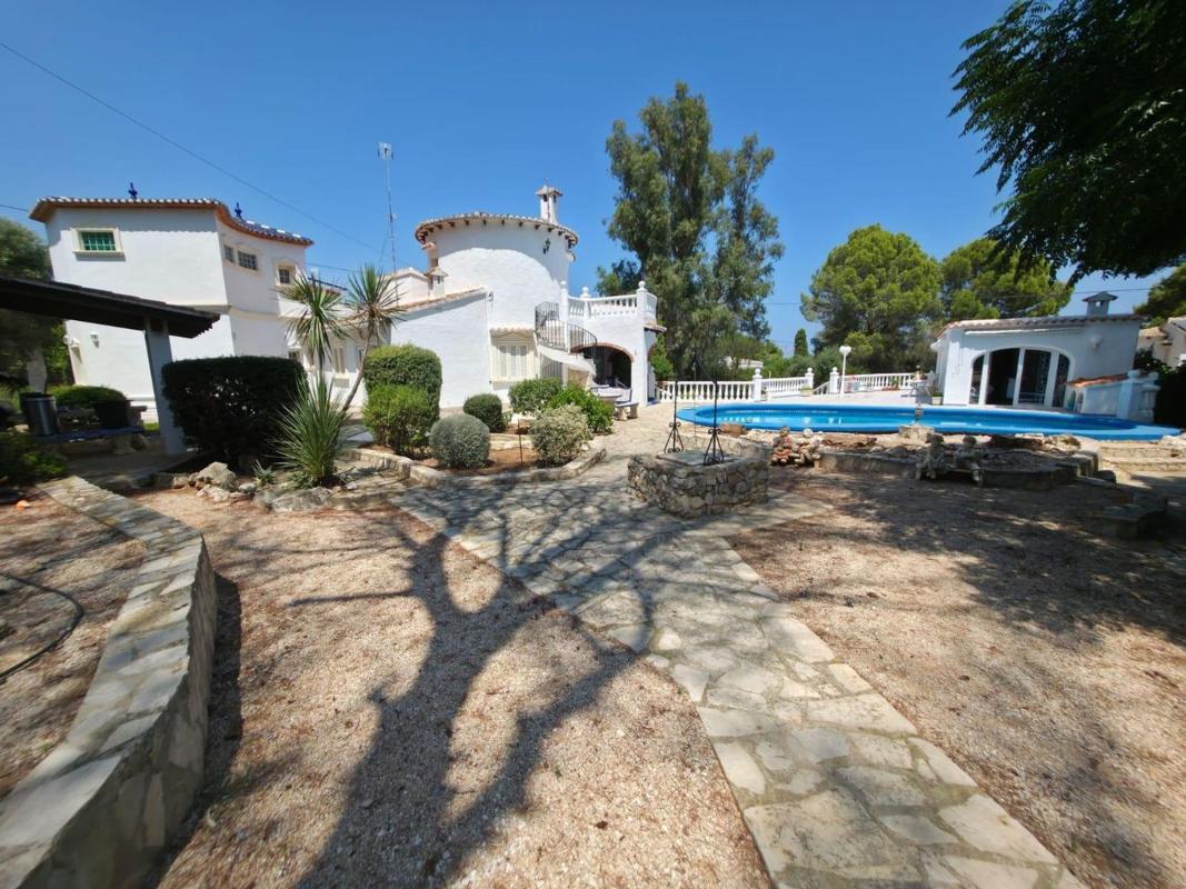 Properties for sale and rent in Spain photo 3