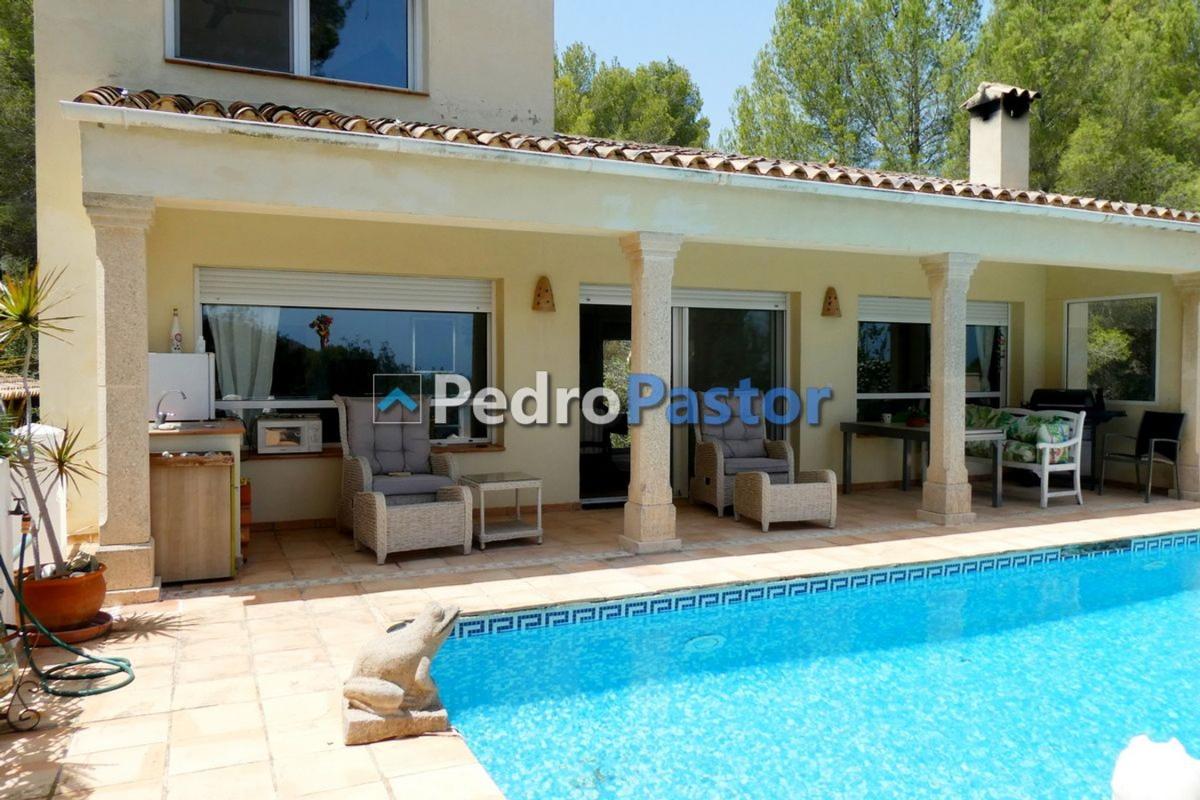Properties for sale and rent in Spain photo 2