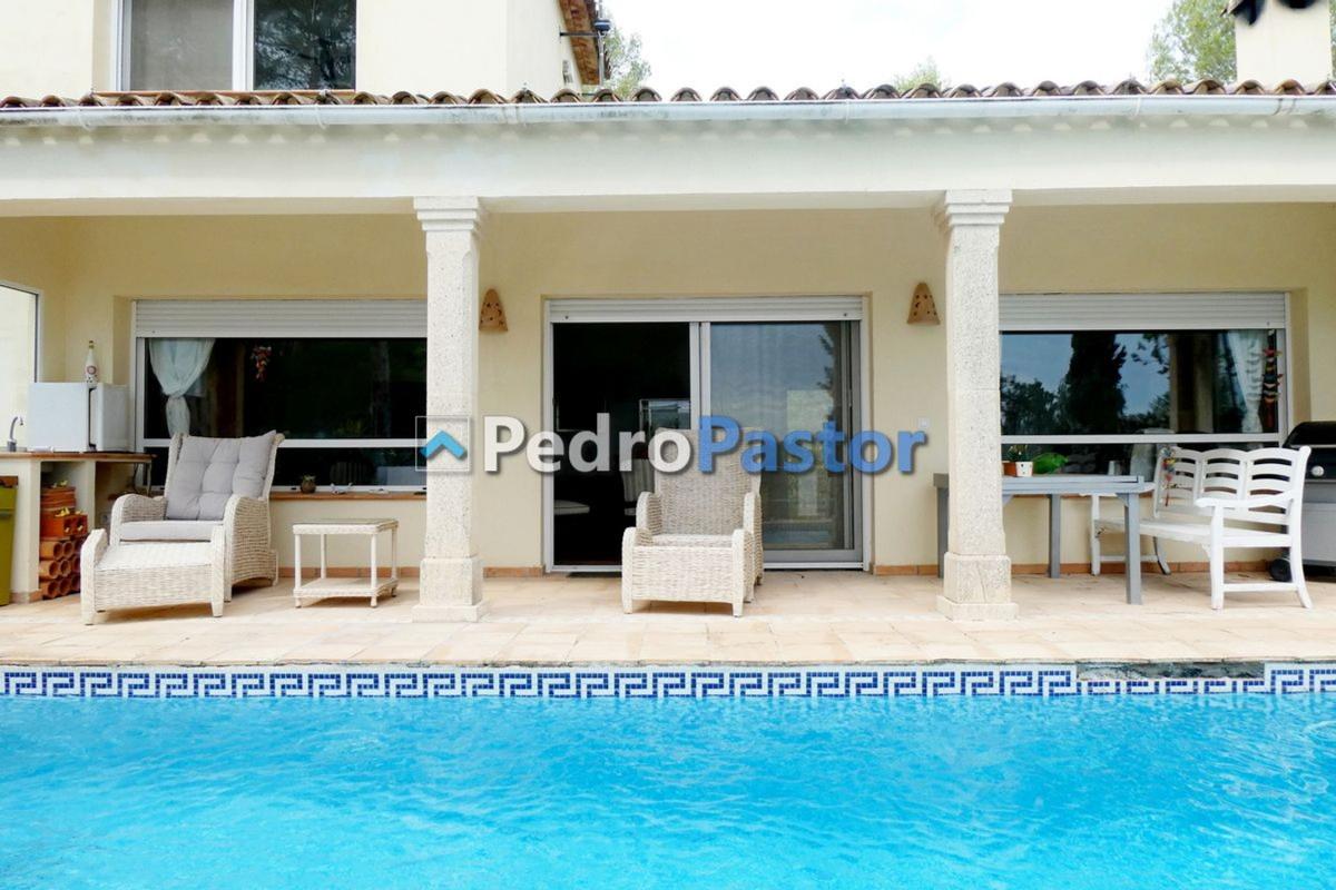 Properties for sale and rent in Spain photo 4