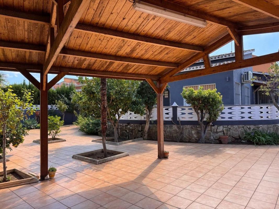 Properties for sale and rent in Spain photo 4