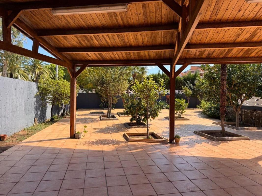 Properties for sale and rent in Spain photo 5