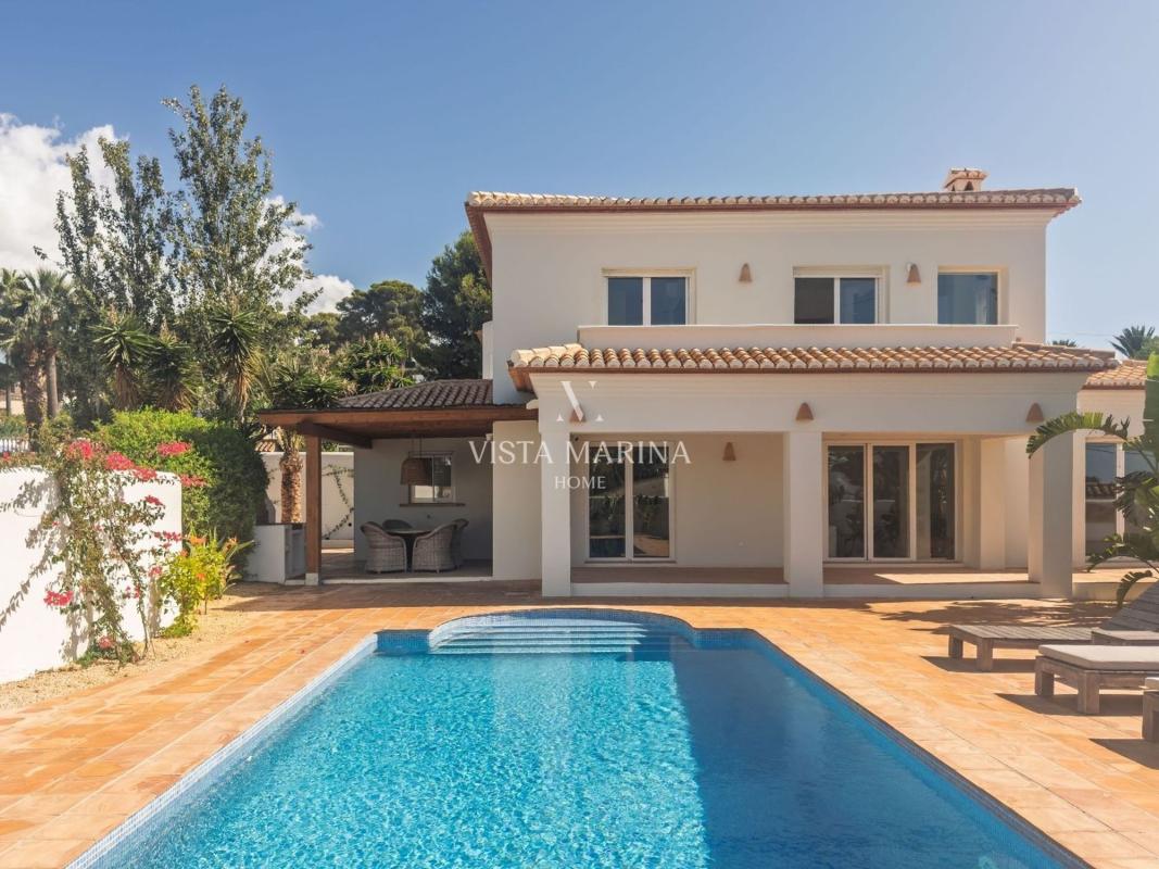 Sale of independent chalet in Casa o chalet en Cala Advocat - Baladrar, Benissa, Benissa
photo 5