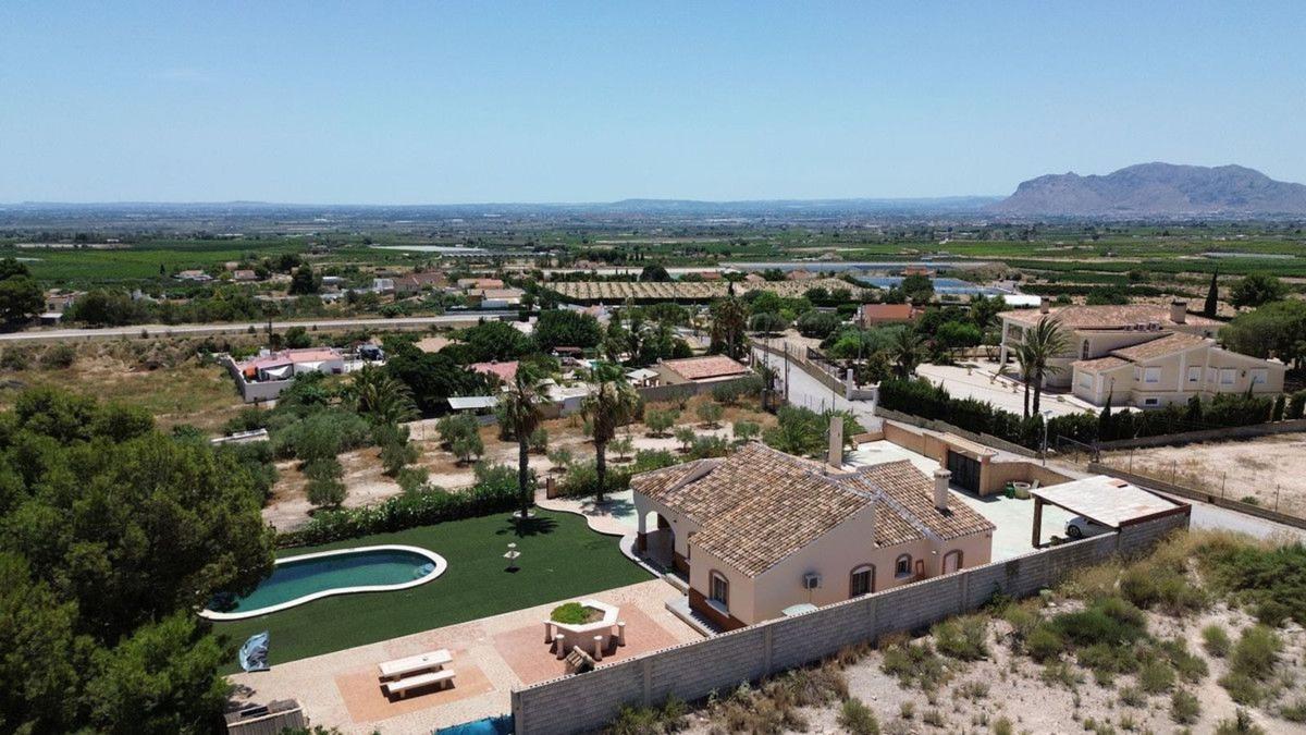 Продажа загородного участка в Finca rústica en partida del moco, Albatera , Албате́ра photo 2