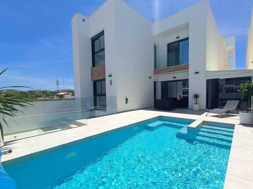 Продажа отдельного шале в Casa o chalet en Formentera del Segura, Форментера дель Сегура photo 1