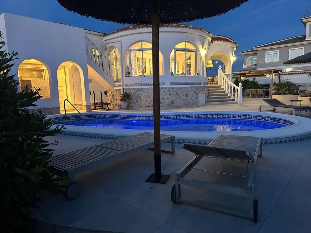 Sprzedaż niezależnego domku jednorodzinnego w Casa o chalet en Calle Miguel Mateo-Miguelín, La Siesta - El Salado - Torreta, Torrevieja, Torrevieja photo 1