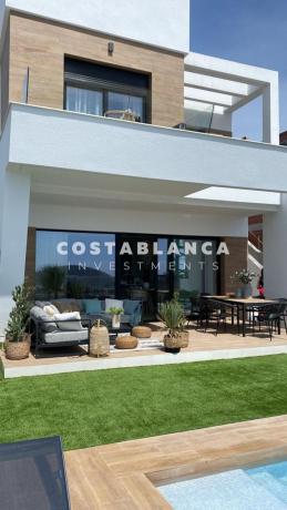 Частный шале на продаже в Casa o chalet en Calle de Puerto Rico, Balcón de Finestrat-Terra Marina, Finestrat, Финестрат photo 1