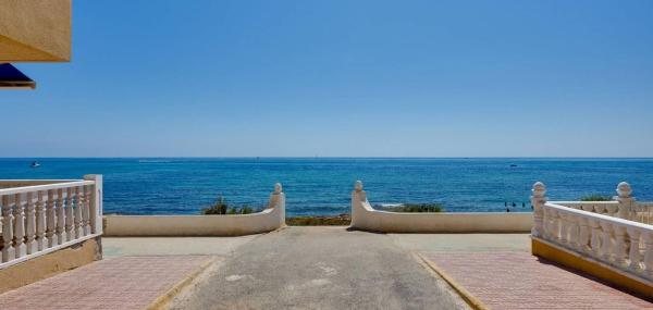 Sale of flat in Piso en Paseo de los Conquistadores, La Veleta, Torrevieja, Torrevieja
thumbnail 2