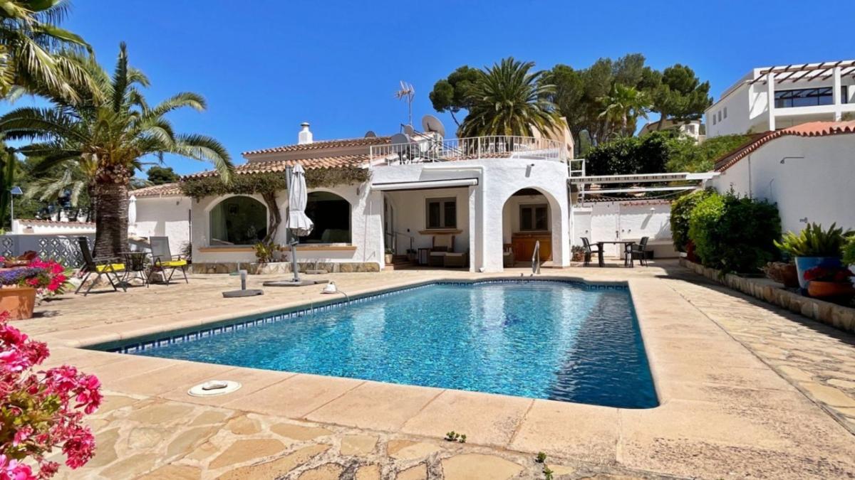 Sprzedaż niezależnego domku jednorodzinnego w  Casa o chalet en Moravit-Cap Blanc, Moraira, Moraira photo 2