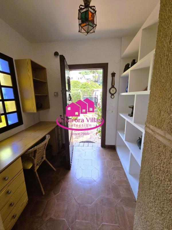 Properties for sale and rent in Spain photo 5
