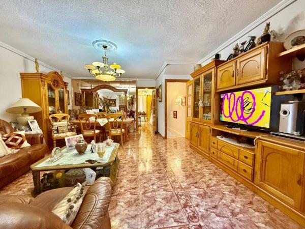 Chalet adosado en Pueblo Levante, Benidorm thumbnail 2
