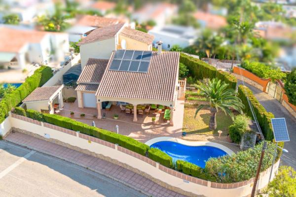 Chalet wolnostojący na sprzedaż w Casa o chalet en Cala Advocat - Baladrar, Benissa, Benissa photo 1