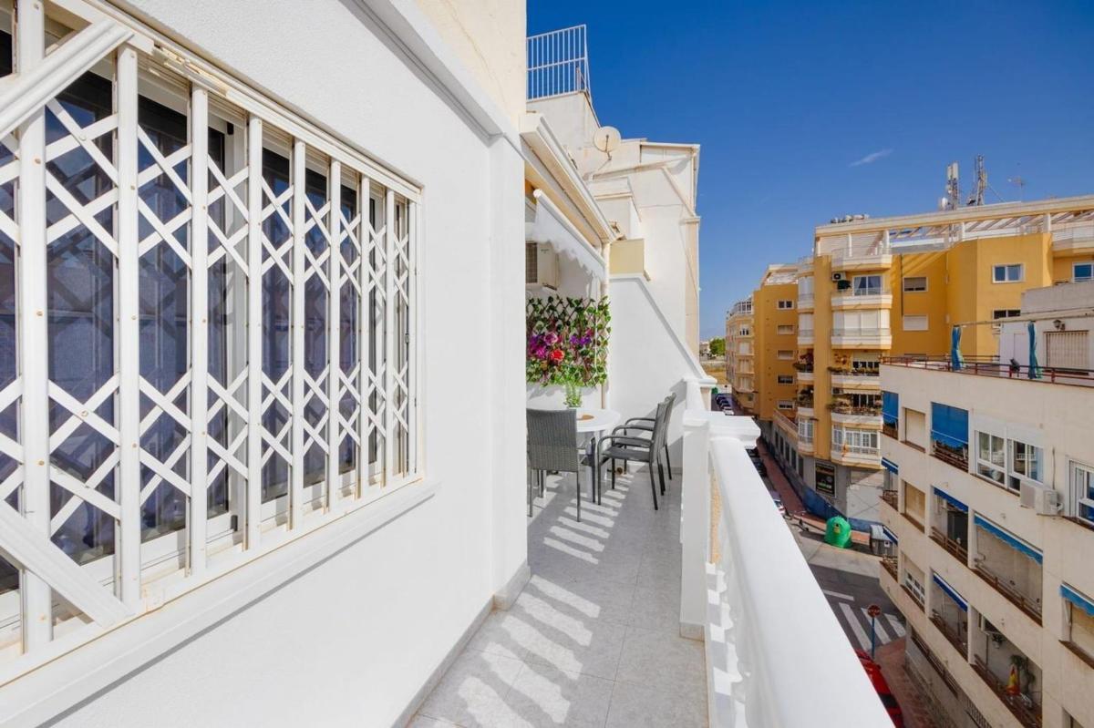 Venta de piso en Piso en Calle Radio Murcia, Antonio Machado, Torrevieja, Torrevieja
 photo 2