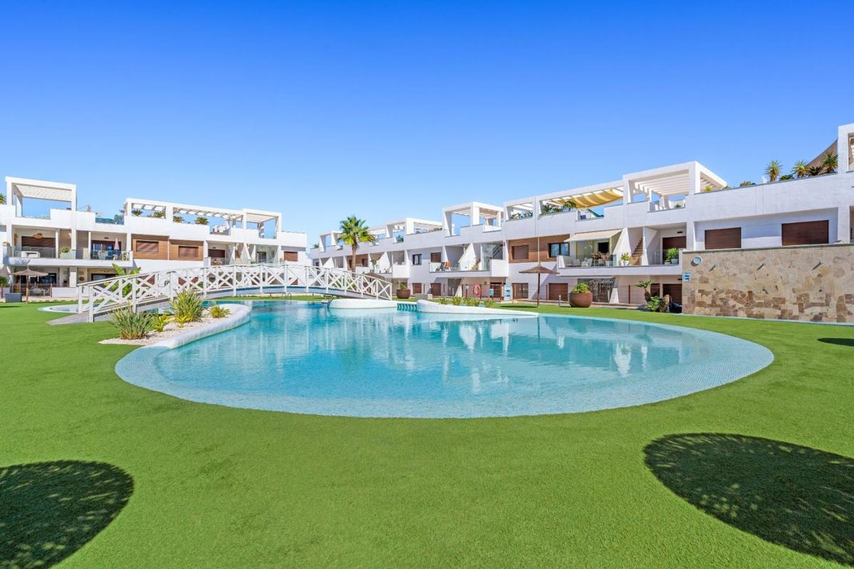 Venta de piso en Piso en Calle Calpe, Los Balcones - Los Altos del Edén, Torrevieja, Torrevieja
photo 3