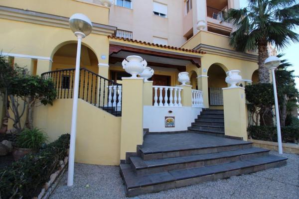 Sprzedaż mieszkania w Piso en Avenida Roentgen, 3, Zona los Frutales, Torrevieja, Torrevieja
 photo 4