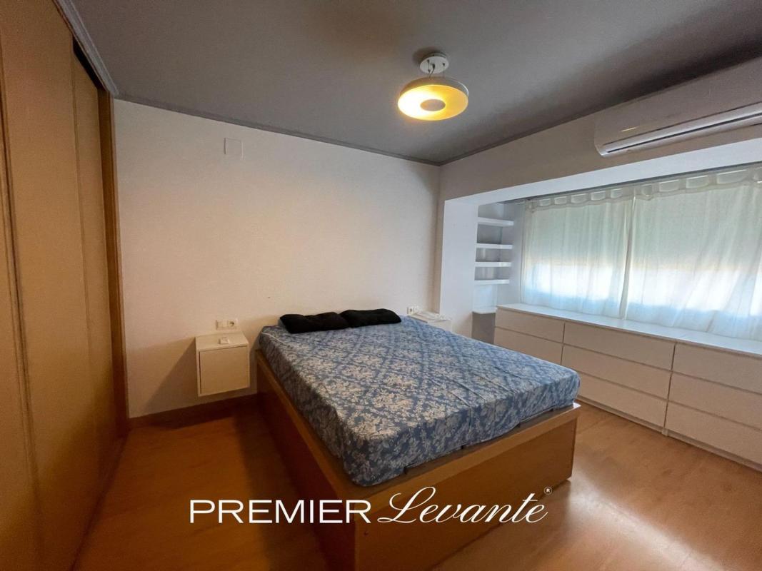 Sale of apartment in Piso en Calle Gasset y Artime, 29, Carolinas Altas, Alicante / Alacant, Alicante
photo 2