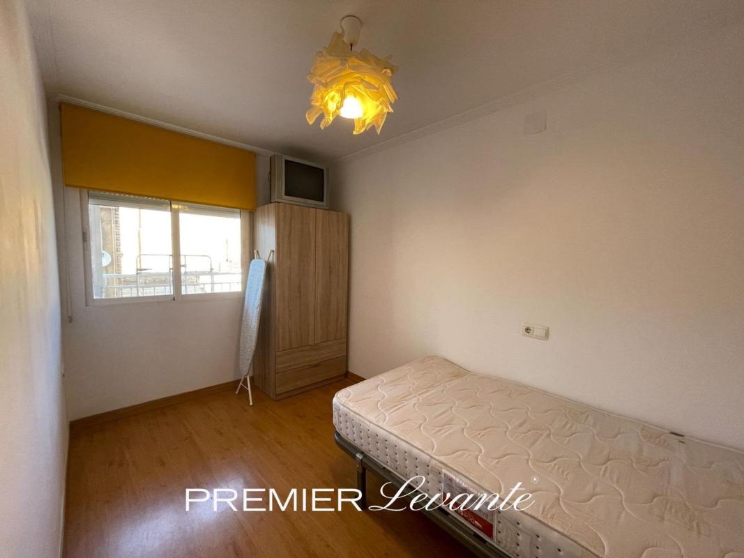 Sale of apartment in Piso en Calle Gasset y Artime, 29, Carolinas Altas, Alicante / Alacant, Alicante
photo 5