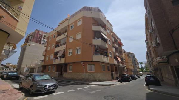 Sprzedaż mieszkania w Piso en Playa de los Locos, Torrevieja, Torrevieja
photo 1