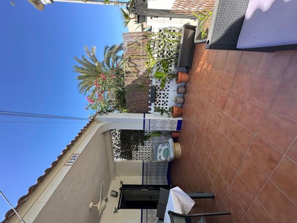 Chalet adosado en Calle Urano, 128, La Siesta - El Salado - Torreta, Torrevieja thumbnail 3
