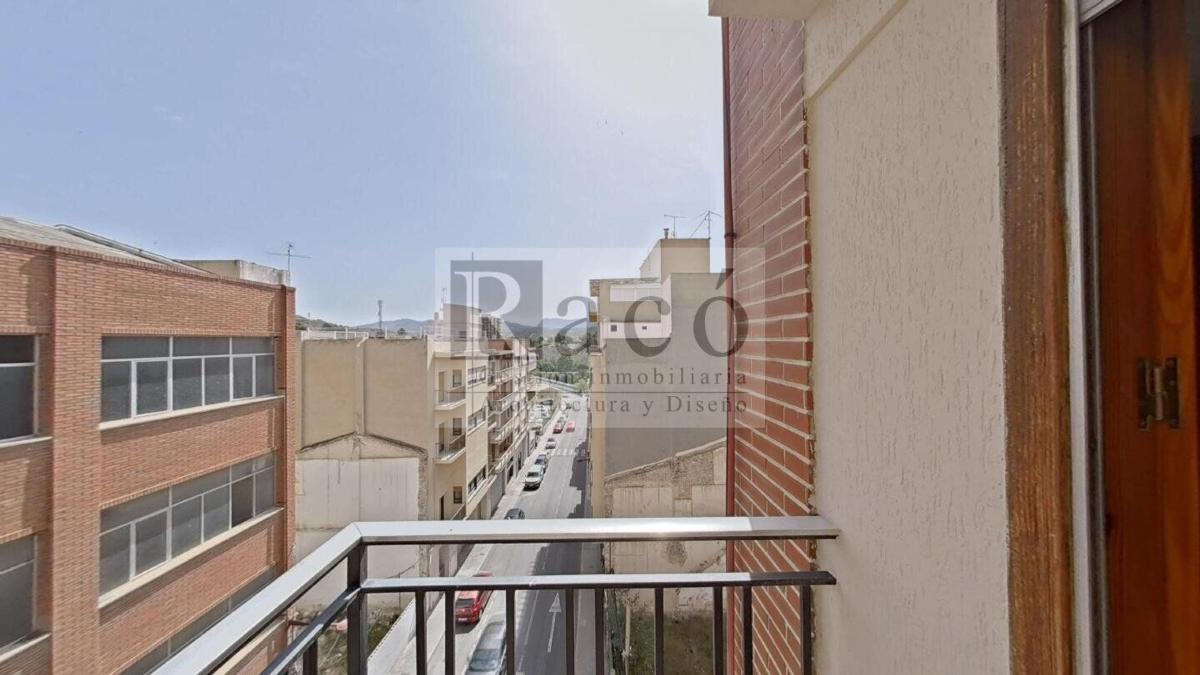 Venta de piso en Piso en Calle d'Alcoi, Jijona / Xixona, Jijona / Xixona
photo 1
