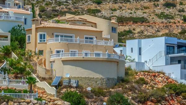 Частный шале на продаже в Casa o chalet en Cumbre del Sol, Benitachell, Бенитачель thumbnail 3