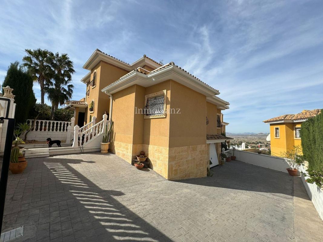 Properties for sale and rent in Spain photo 5