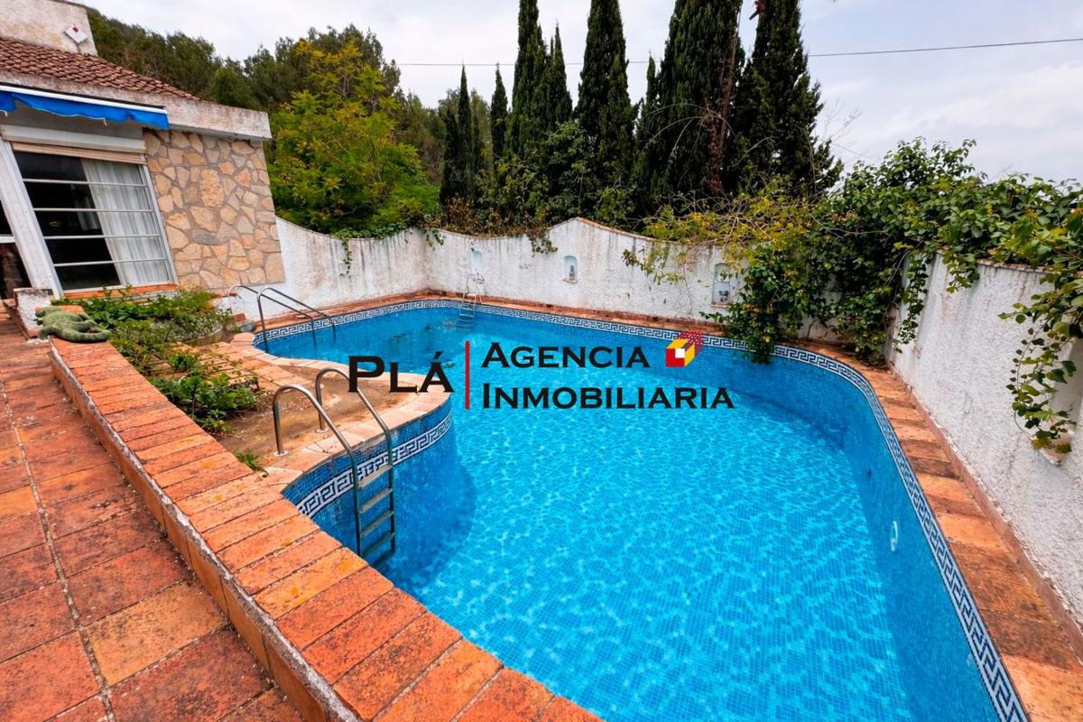 Properties for sale and rent in Spain photo 2