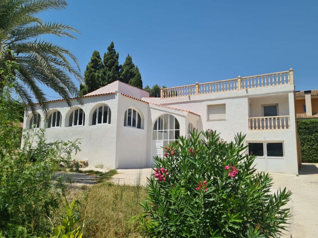Properties for sale and rent in Spain photo 2