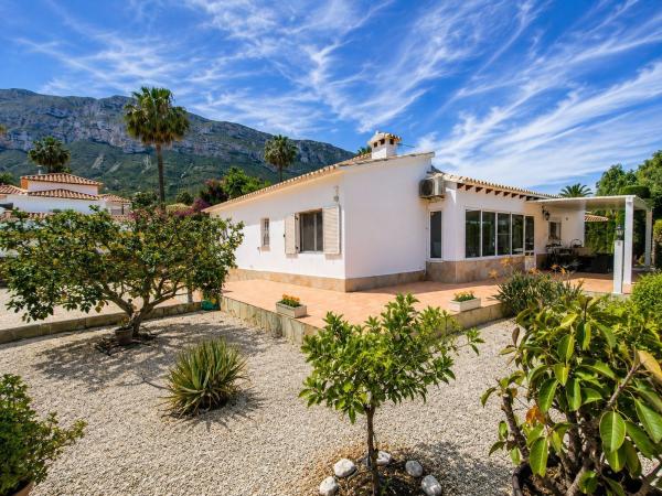 Chalet wolnostojący na sprzedaż w  Casa o chalet en El Montgó, Denia, Dénia photo 3