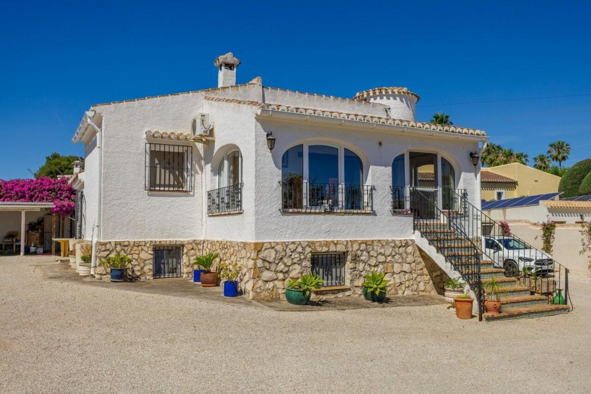 Properties for sale and rent in Spain photo 2