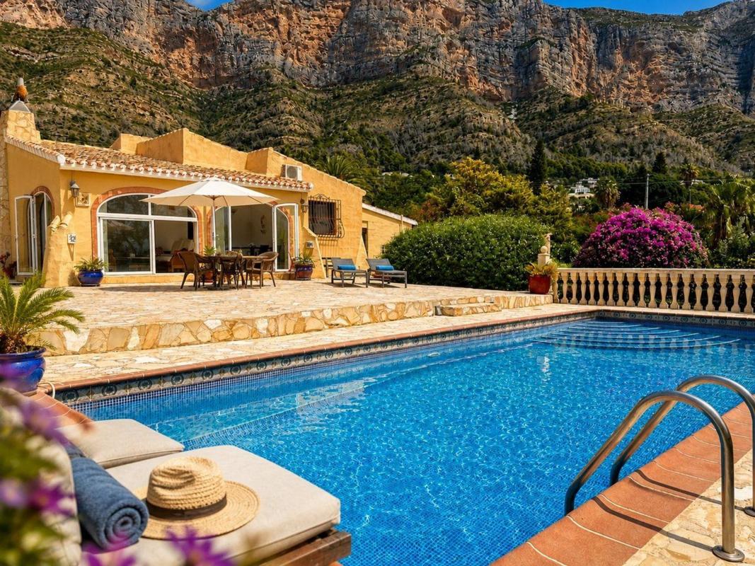 Properties for sale and rent in Spain photo 2
