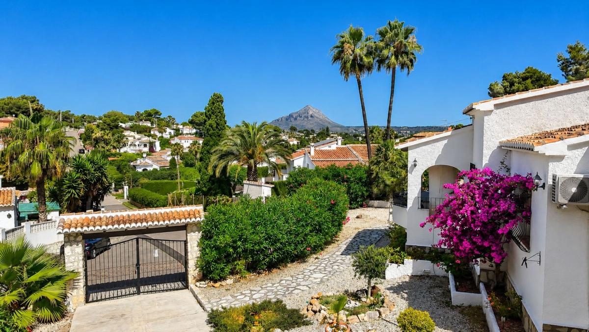 Properties for sale and rent in Spain photo 5