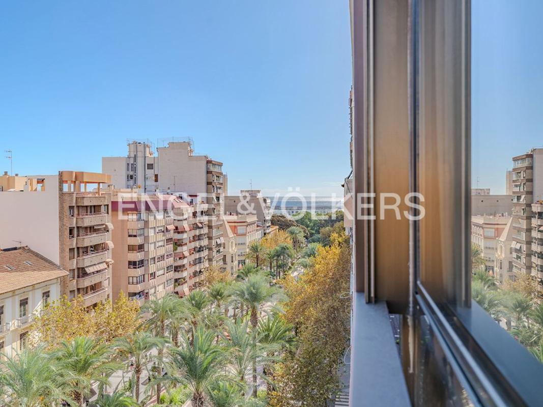 Sale of apartment in Piso en Avenida del Doctor Gadea, 27, Ensanche-Diputación, Alicante / Alacant, Alicante
 photo 2
