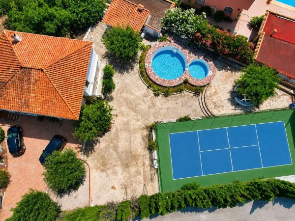 Chalet wolnostojący na sprzedaż w Casa o chalet en Les Rotes/Las Rotas, Denia, Dénia thumbnail 2