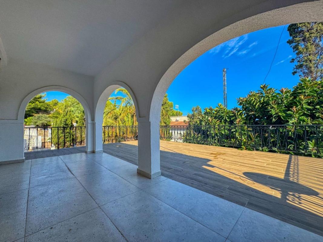 Sale of independent chalet in Casa o chalet en Les Rotes/Las Rotas, Denia, Denia
photo 5