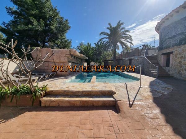 Chalet wolnostojący na sprzedaż w  Casa o chalet en El Montgó, Denia, Dénia photo 1