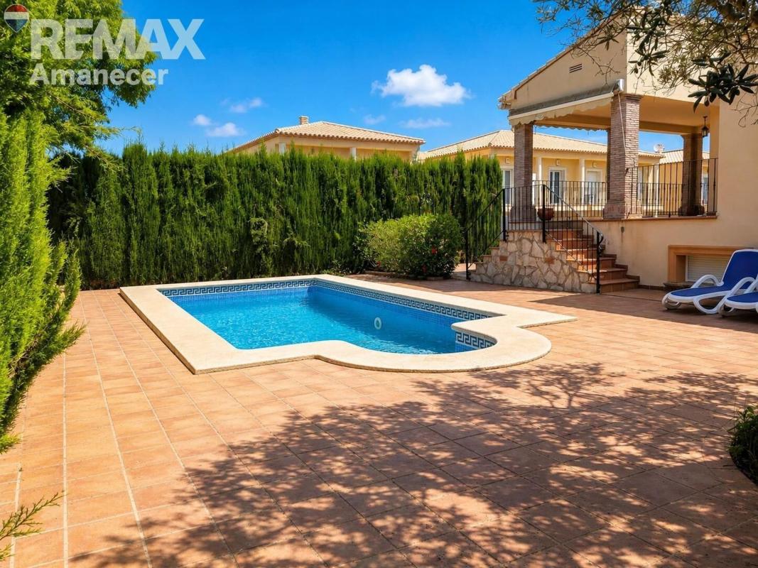 Properties for sale and rent in Spain photo 2