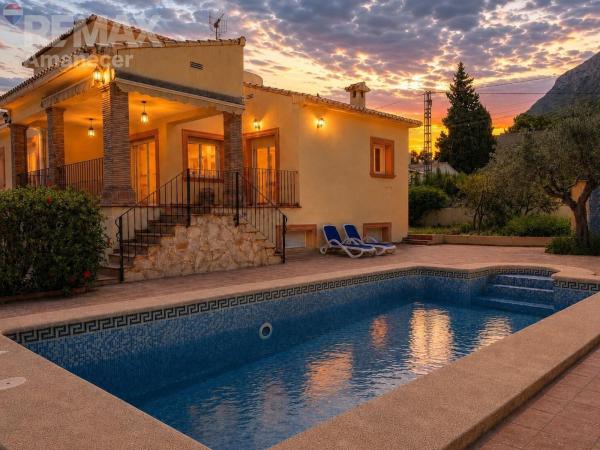 Casa o chalet independiente en Calle Acàcia, El Montgó, Denia thumbnail 3