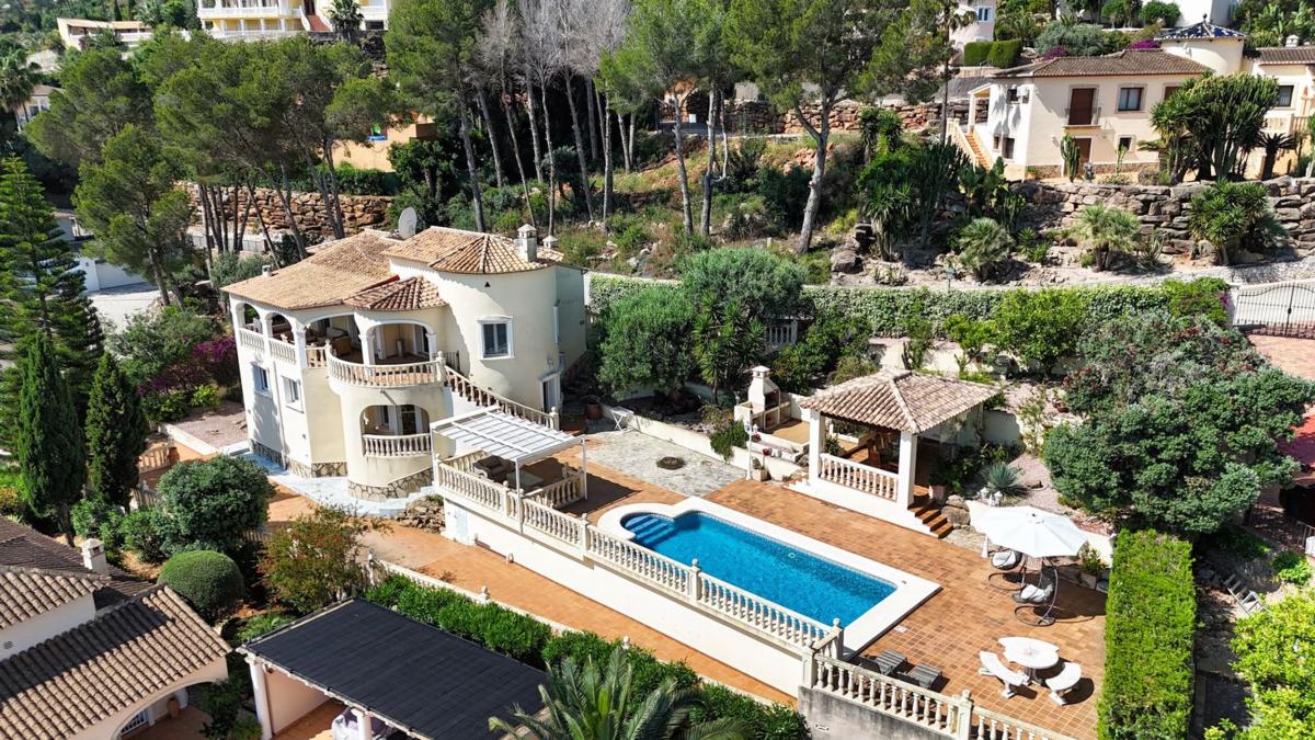 Properties for sale and rent in Spain photo 2