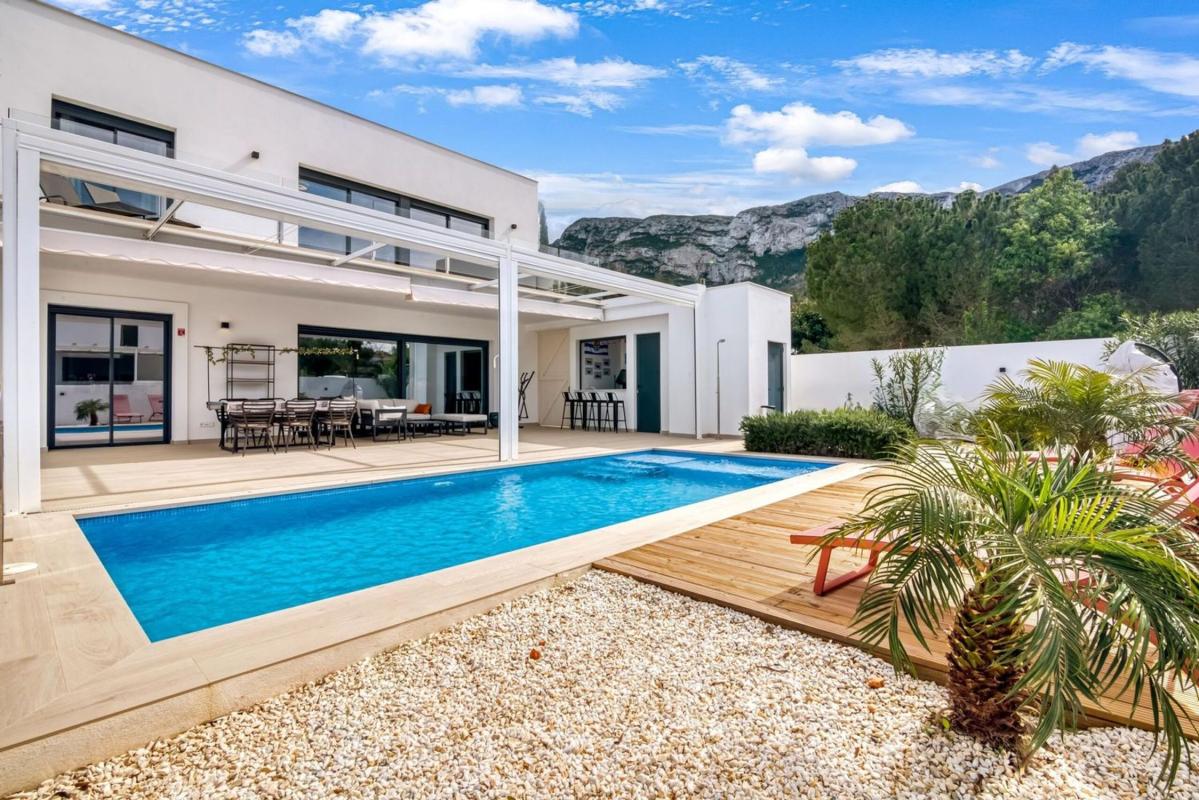 Properties for sale and rent in Spain photo 1
