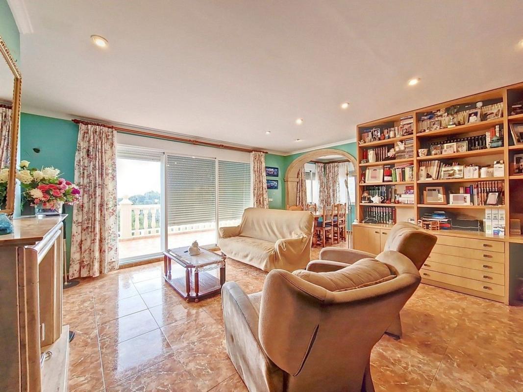 Properties for sale and rent in Spain photo 5