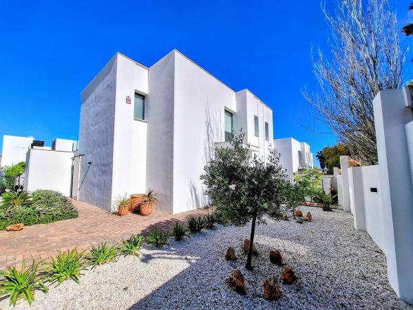 Independent chalet for sale in Casa o chalet en El Montgó, Denia, Denia
photo 1