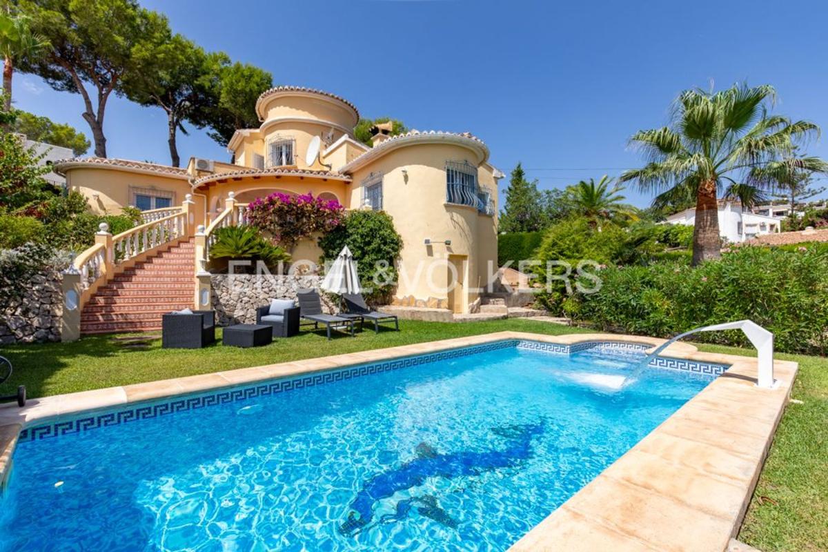 Properties for sale and rent in Spain photo 1