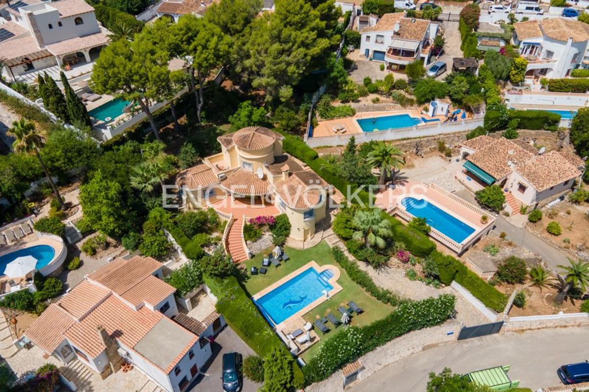 Properties for sale and rent in Spain photo 3
