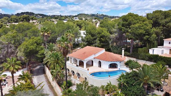 Casa o chalet independiente en Calle de la Cadernera, Cala Advocat - Baladrar, Benissa photo 1