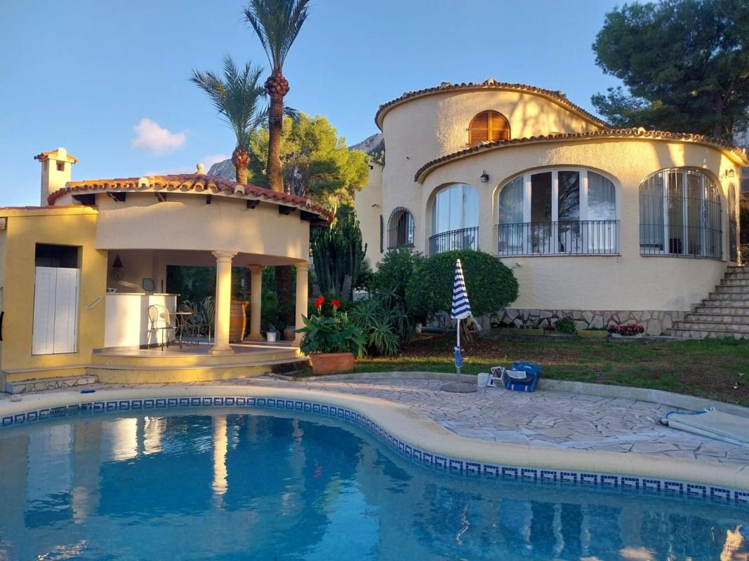 Properties for sale and rent in Spain photo 2