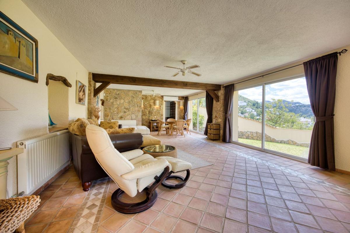 Properties for sale and rent in Spain photo 2