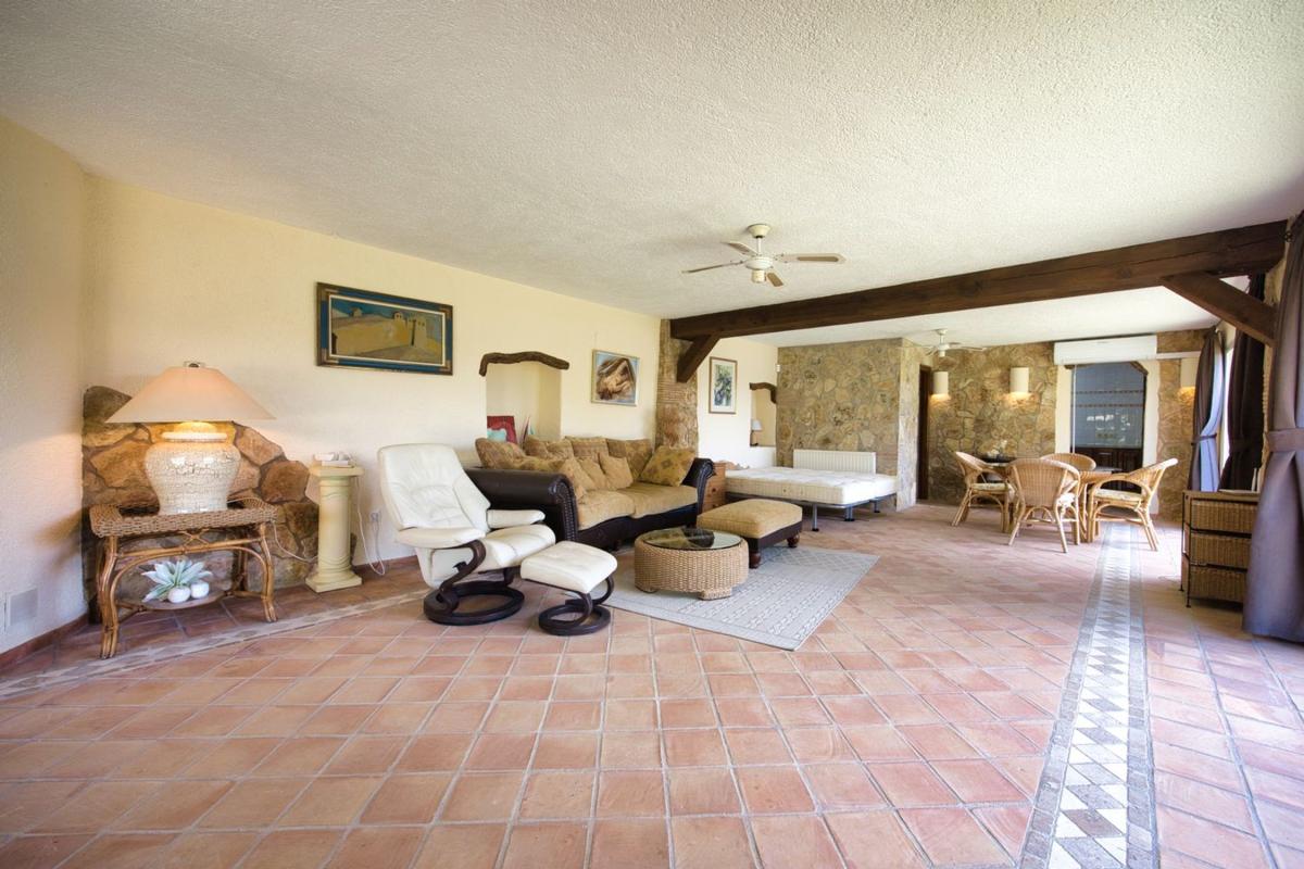Properties for sale and rent in Spain photo 4