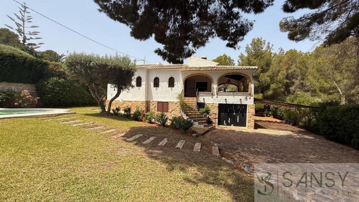 Propiedades en venta y alquiler en España photo 1