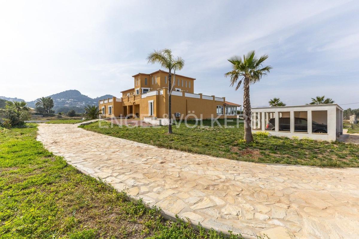 Properties for sale and rent in Spain photo 1